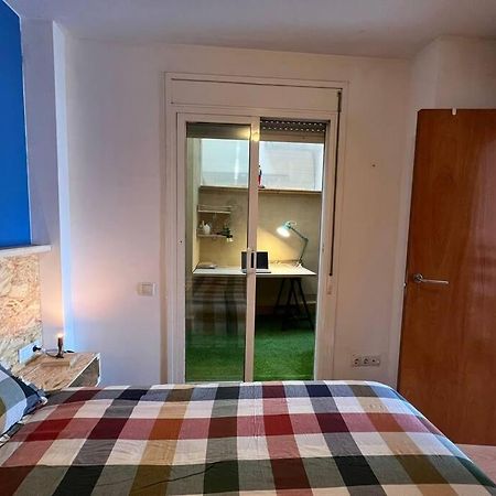 Appartamento Acogedor Piso En Terrassa Esterno foto