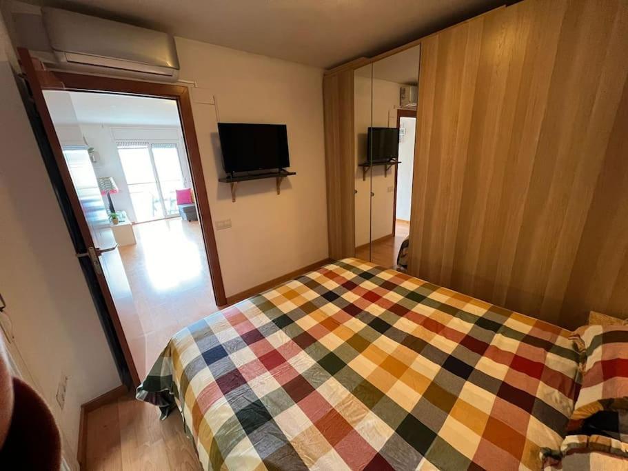 Appartamento Acogedor Piso En Terrassa Esterno foto