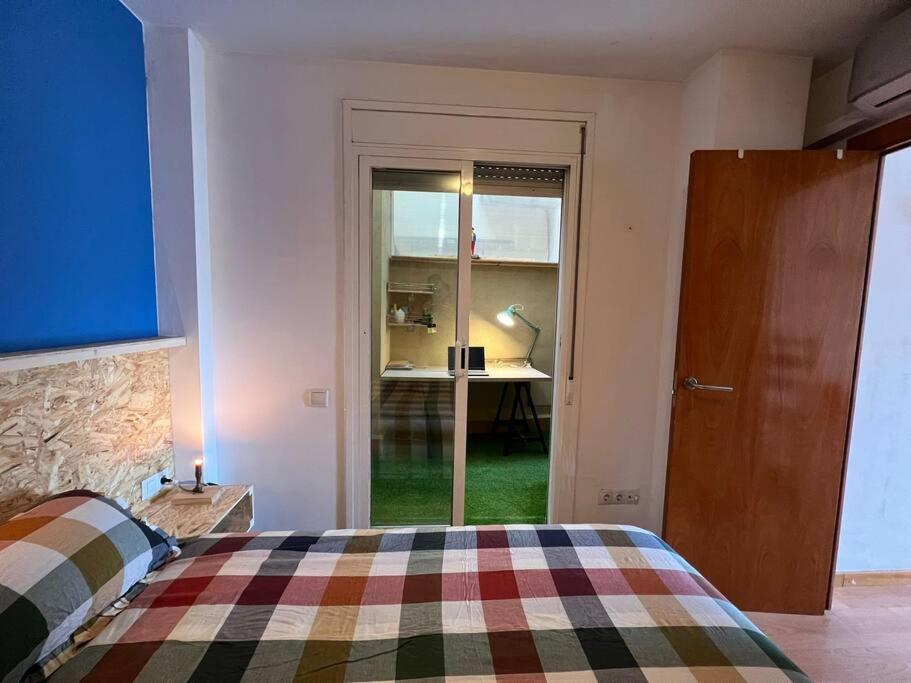 Appartamento Acogedor Piso En Terrassa Esterno foto