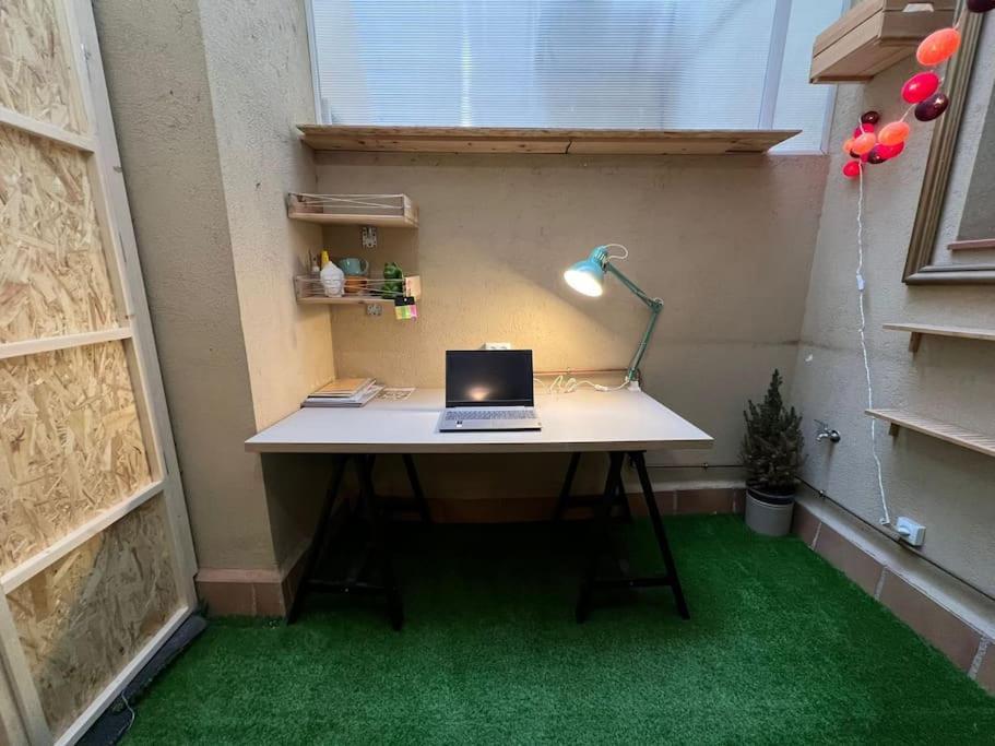 Appartamento Acogedor Piso En Terrassa Esterno foto