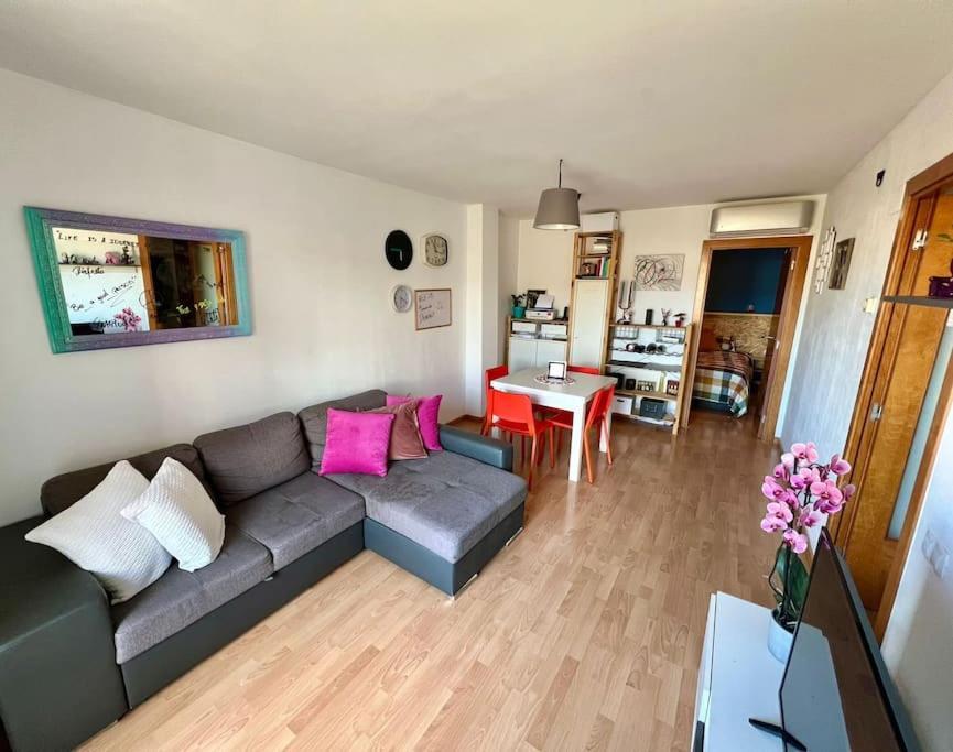 Appartamento Acogedor Piso En Terrassa Esterno foto