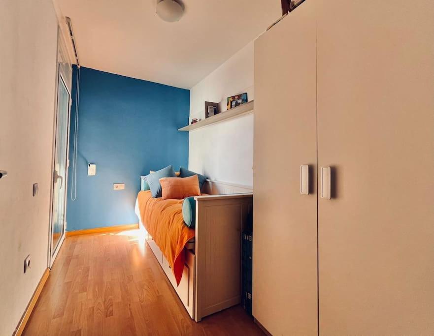 Appartamento Acogedor Piso En Terrassa Esterno foto